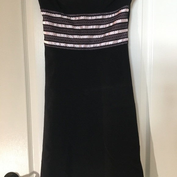 Bundle of 7 Dresses - Picture 7 of 9